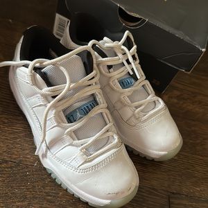 Jordan 11 Retro Low Legend Blue